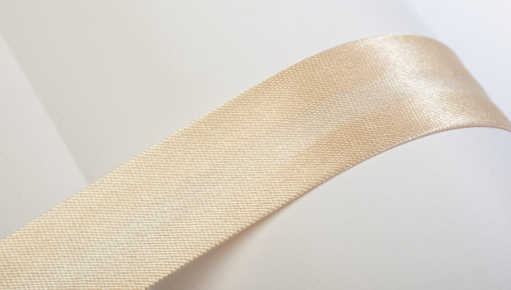 schrägband-10m-atlas-satin-25mm-gefalzt-beige-03