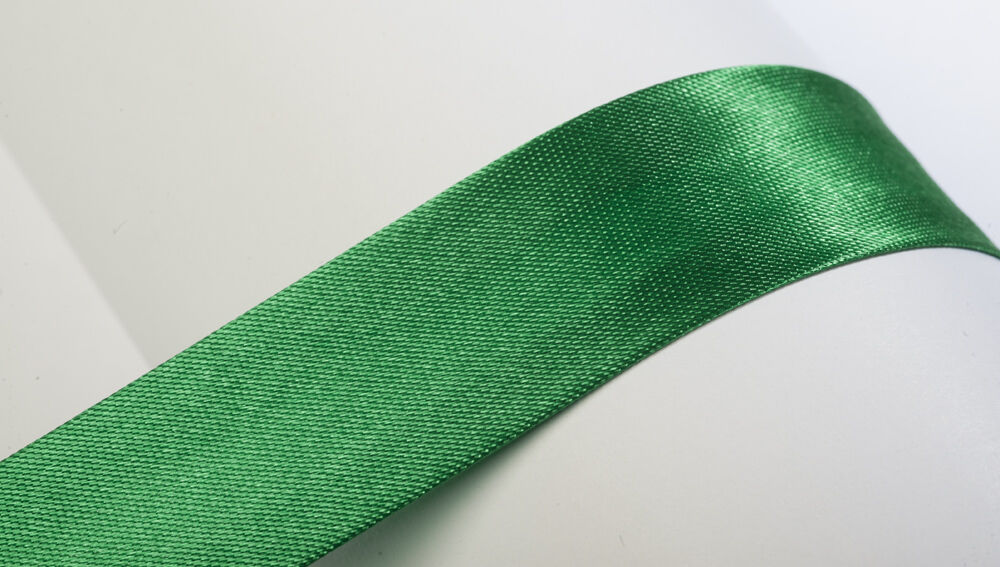 schrägband-10m-atlas-satin-25mm-gefalzt-grün-13