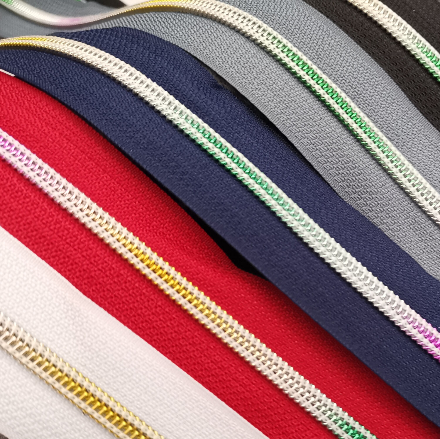 endlosreißverschluss-3mm-regenbogen-laufschiene-04-mittelgrau-5-meter