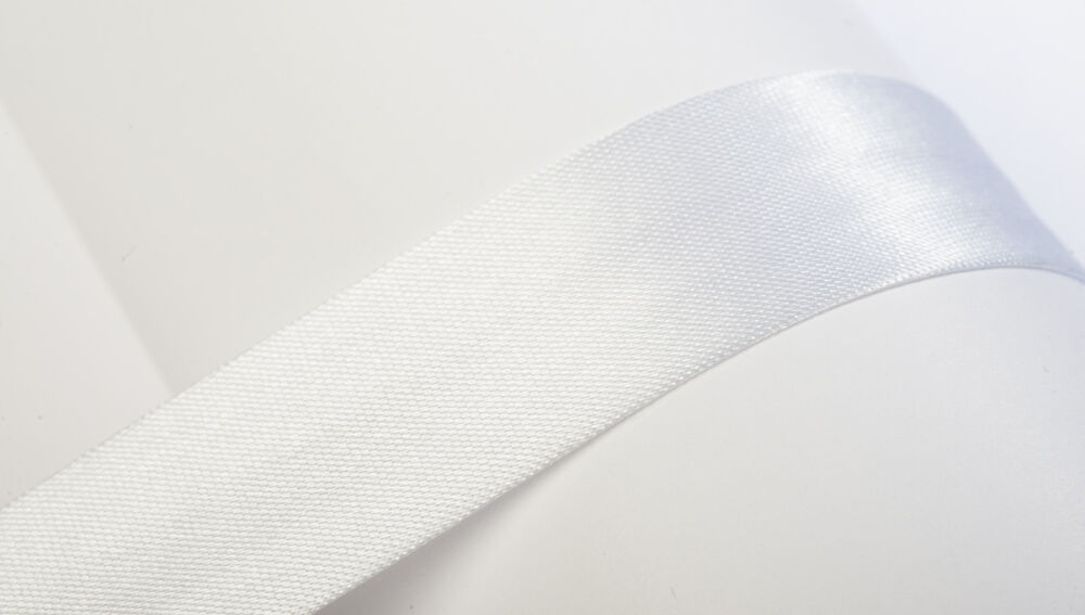 schrägband-10m-atlas-satin-25mm-gefalzt-weiß-01