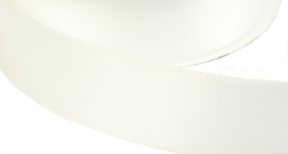 doppelsatinband-"double-face"-30-yard-rolle-6mm-breit-creme-02