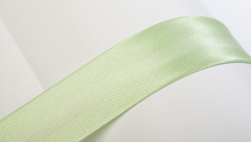 schrägband-10m-atlas-satin-25mm-gefalzt-erbsengrün-10